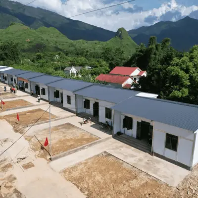 HỌC VIỆN HẬU CẦN VÀ BỘ CHỈ HUY QUÂN SỰ TỈNH LAI CHÂU: VƯỢT NẮNG, THẮNG MƯA, BÀN GIAO 7 MÁI ẤM CHO NHÂN DÂN MƯỜNG THAN