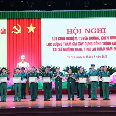 BÁO QĐND: Học viện Hậu cần tuyên dương, khen thưởng lực lượng xây dựng công trình khẩn cấp ở Mường Than