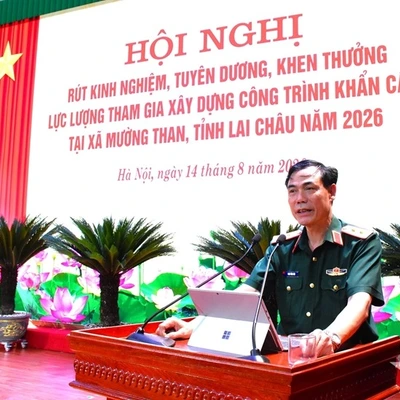 BÁO QĐND: Học viện Hậu cần tuyên dương, khen thưởng lực lượng xây dựng công trình khẩn cấp ở Mường Than
