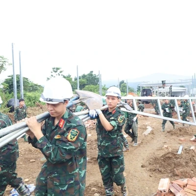 BÁO QĐND: Hơn 10 ngày “gác sách bút lên đường”, một bài học lớn