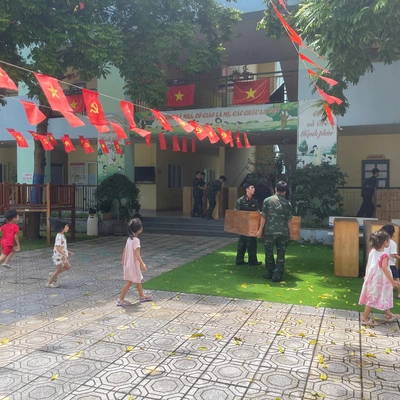 HỌC VIỆN HẬU CẦN CHUNG TAY CÙNG PHƯỜNG BỒ ĐỀ VÀ TRƯỜNG MẦM NON BẮC BIÊN DỌN DẸP CẢNH QUAN MÔI TRƯỜNG, CHUẨN BỊ CHO NĂM HỌC MỚI