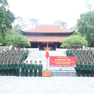 HỌC VIỆN HẬU CẦN TỔ CHỨC LỄ HỨA QUYẾT TÂM CHO HỌC VIÊN KHÓA 33 ĐÀO TẠO SĨ QUAN HẬU CẦN CẤP PHÂN ĐỘI, TRÌNH ĐỘ ĐẠI HỌC TẠI KHU TÍCH CHỦ TỊCH HỒ CHÍ MINH TẠI ĐÁ CHÔNG