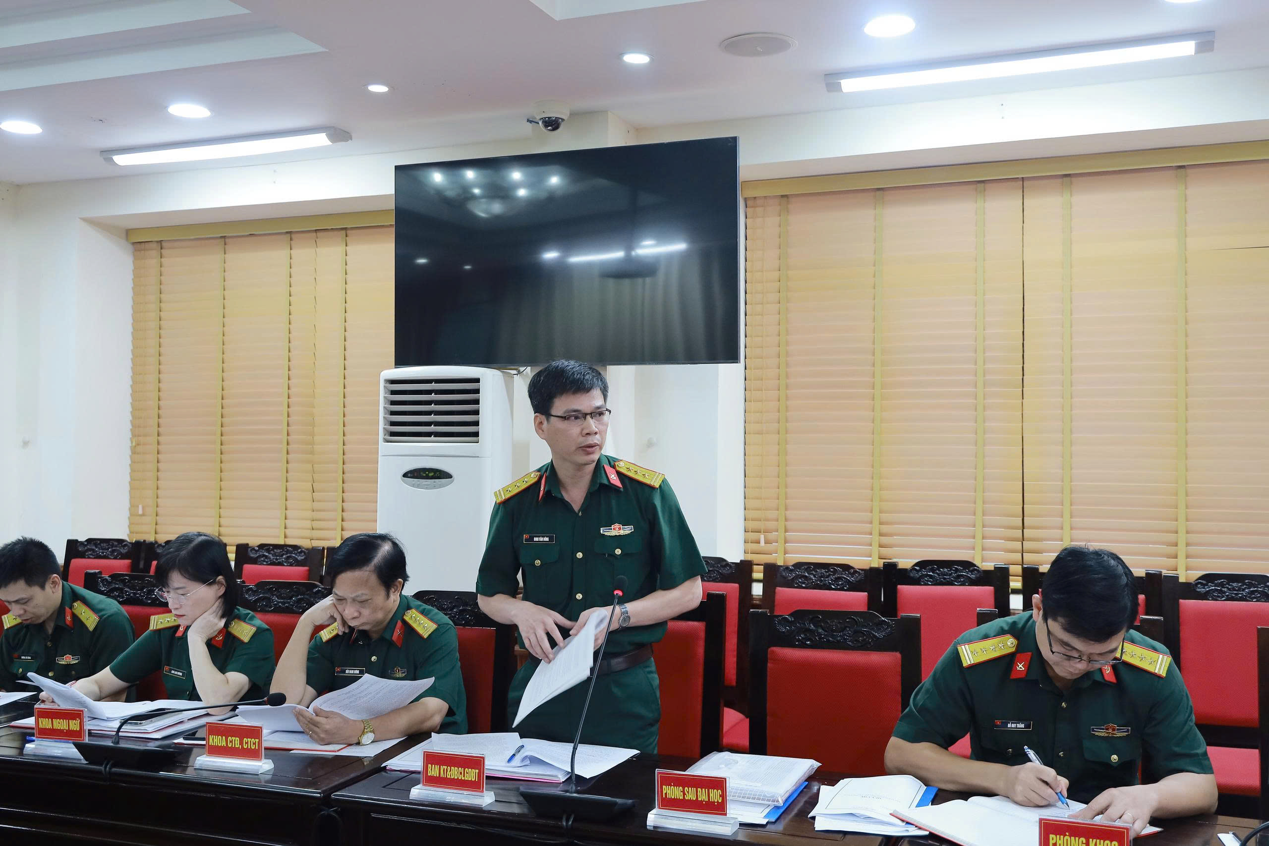 Một số ý kiến tham luận tại hội nghị.