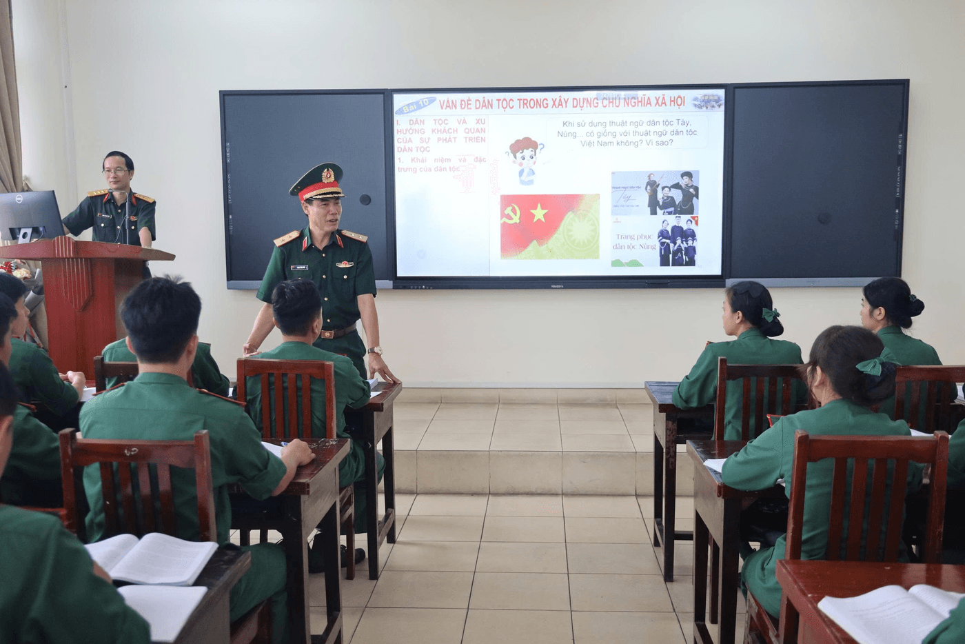 QUYẾT TÂM HOÀN THÀNH THẮNG LỢI NHIỆM VỤ GIÁO DỤC, ĐÀO TẠO NĂM HỌC 2026-2027 NGAY TỪ NGÀY ĐẦU HUẤN LUYỆN