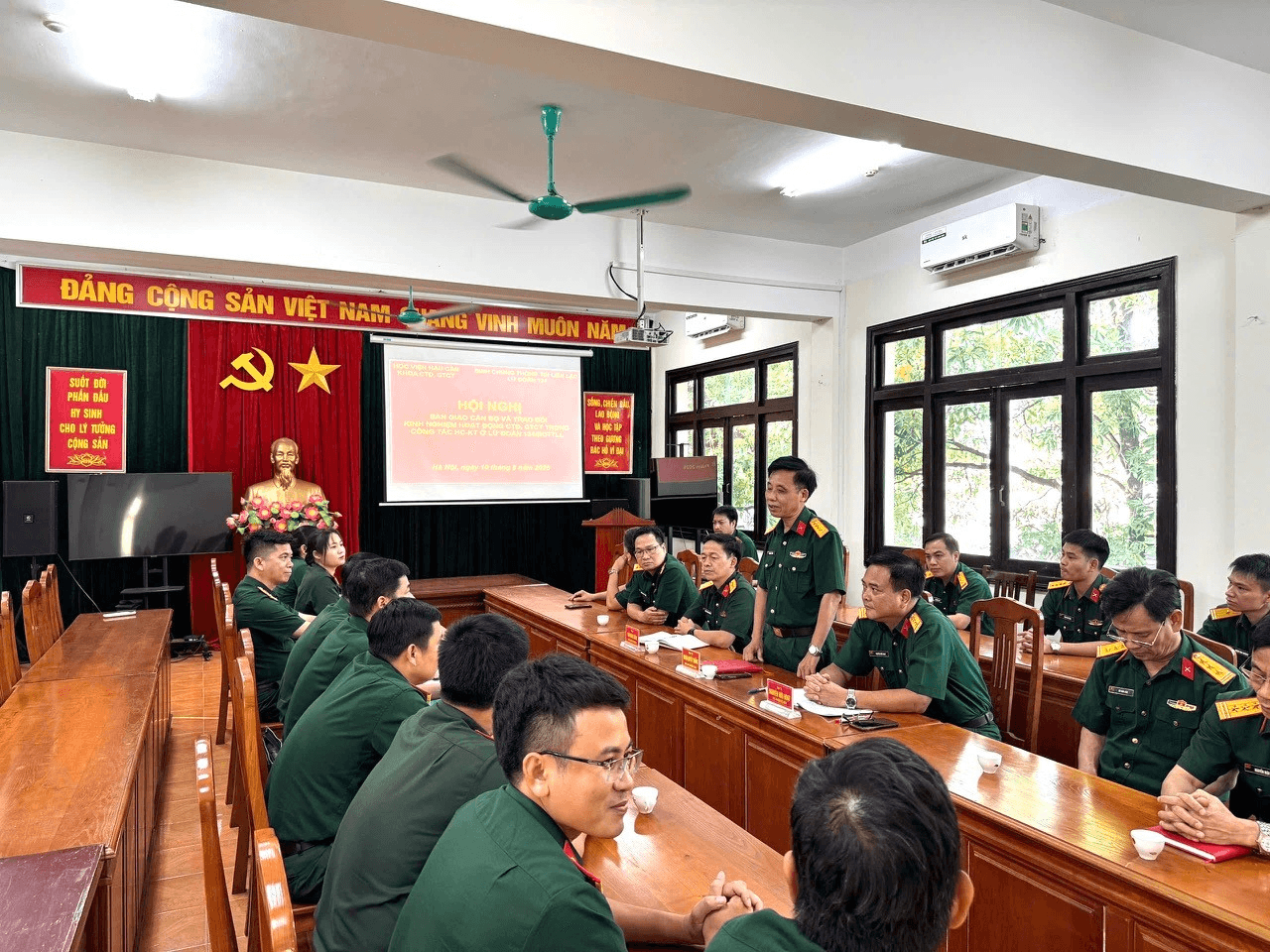 KHOA CTĐ,CTCT, HỌC VIỆN HẬU CẦN, VÀ LỮ ĐOÀN 134, BINH CHỦNG HÔNG TIN LIÊN LẠC TỔ CHỨC HỘI NGHỊ BÀN GIAO CÁN BỘ VÀ TRAO ĐỔI KINH NGHIỆM HOẠT ĐỘNG CTĐ,CTCT TRONG CÔNG TÁC HẬU CẦN, KỸ THUẬT Ở LỮ ĐOÀN 134