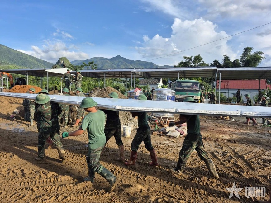 Hơn 10 ngày “gác sách bút lên đường”, một bài học lớn
