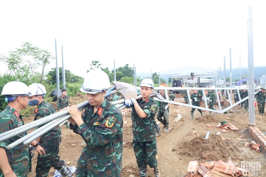 BÁO QĐND: Hơn 10 ngày “gác sách bút lên đường”, một bài học lớn