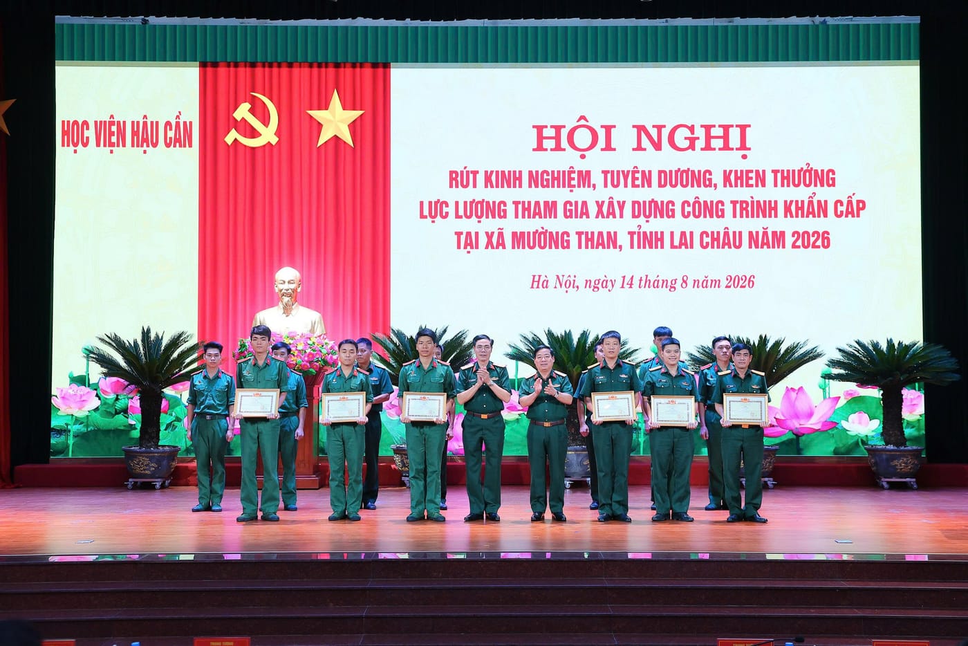 QPVN: VƯỢT KHÓ DỰNG NHÀ GIÚP DÂN