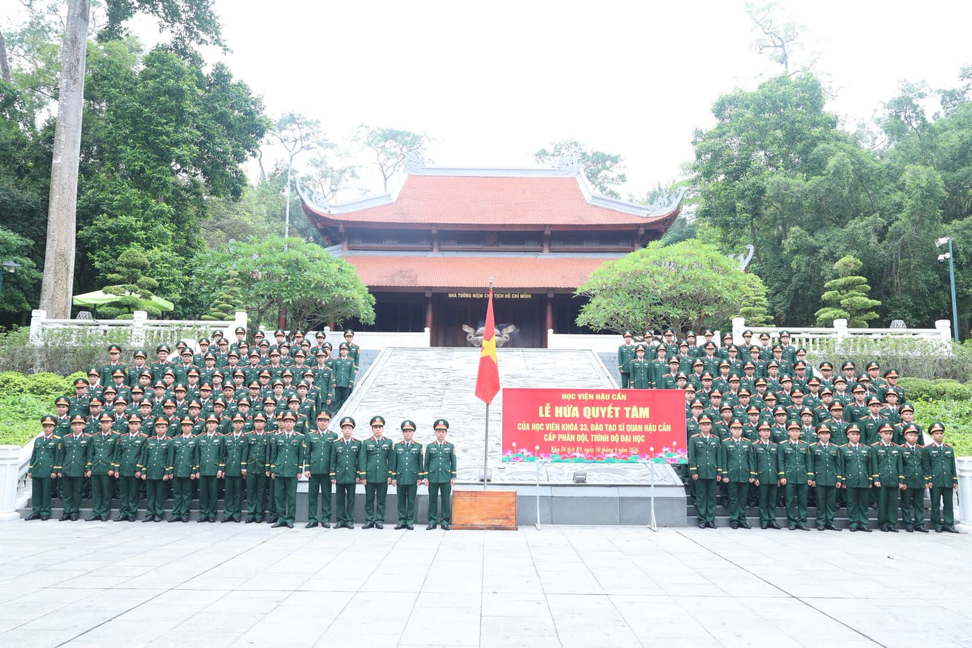 HỌC VIỆN HẬU CẦN TỔ CHỨC LỄ HỨA QUYẾT TÂM CHO HỌC VIÊN KHÓA 33 ĐÀO TẠO SĨ QUAN HẬU CẦN CẤP PHÂN ĐỘI, TRÌNH ĐỘ ĐẠI HỌC TẠI KHU TÍCH CHỦ TỊCH HỒ CHÍ MINH TẠI ĐÁ CHÔNG