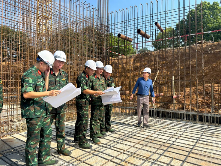 DUY TRÌ NGHIÊM KỶ LUẬT QUÁ TRÌNH THỰC TẬP CÁN BỘ KỸ THUẬT ĐỐI VỚI LỚP S529 CHUYÊN NGÀNH DOANH TRẠI - XÂY DỰNG DÂN DỤNG VÀ CÔNG NGHIỆP