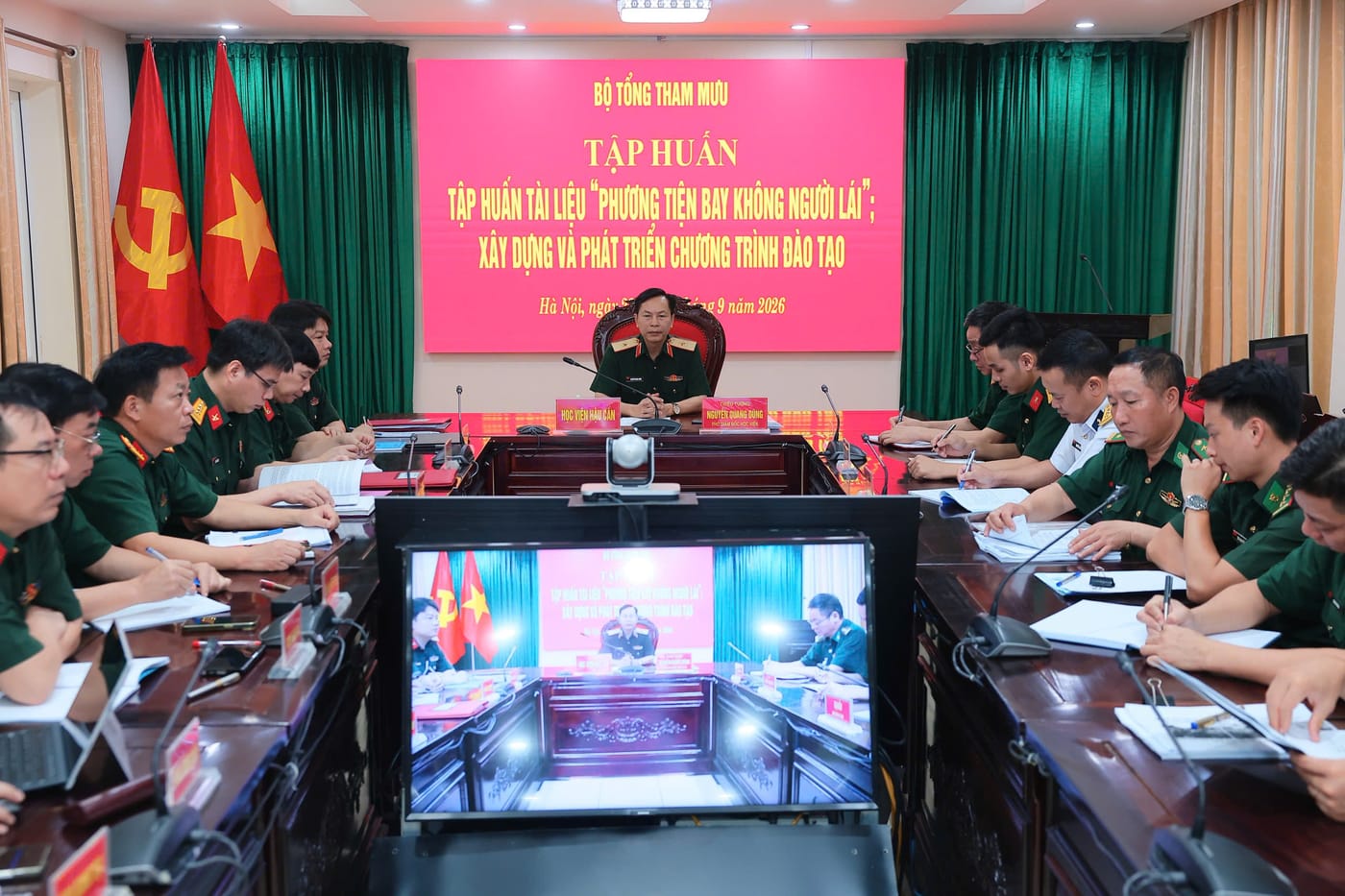 HỌC VIỆN HẬU CẦN THAM DỰ TẬP HUẤN TÀI LIỆU “PHƯƠNG TIỆN KHÔNG NGƯỜI LÁI”; XÂY DỰNG VÀ PHÁT TRIỂN CHƯƠNG TRÌNH ĐÀO TẠO
