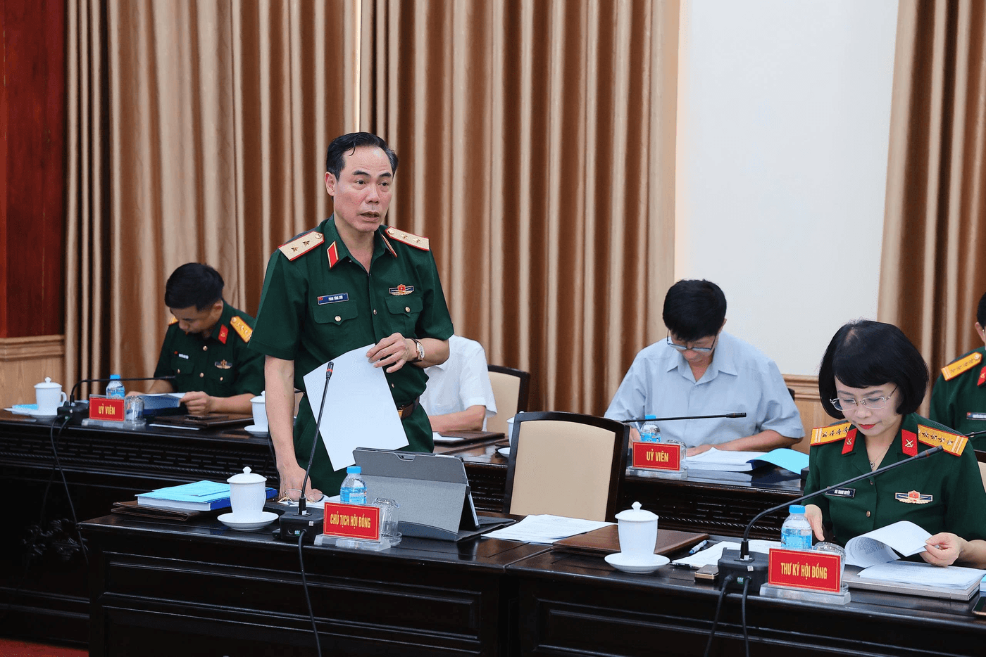 ĐẠI UÝ TỪ HỮU HÙNG BẢO VỆ LUẬN ÁN TIẾN SĨ CẤP CƠ SỞ